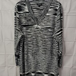 Women's LANE BRYANT Black White Striped V-Neck High Low Tunic Plus Size 14/16